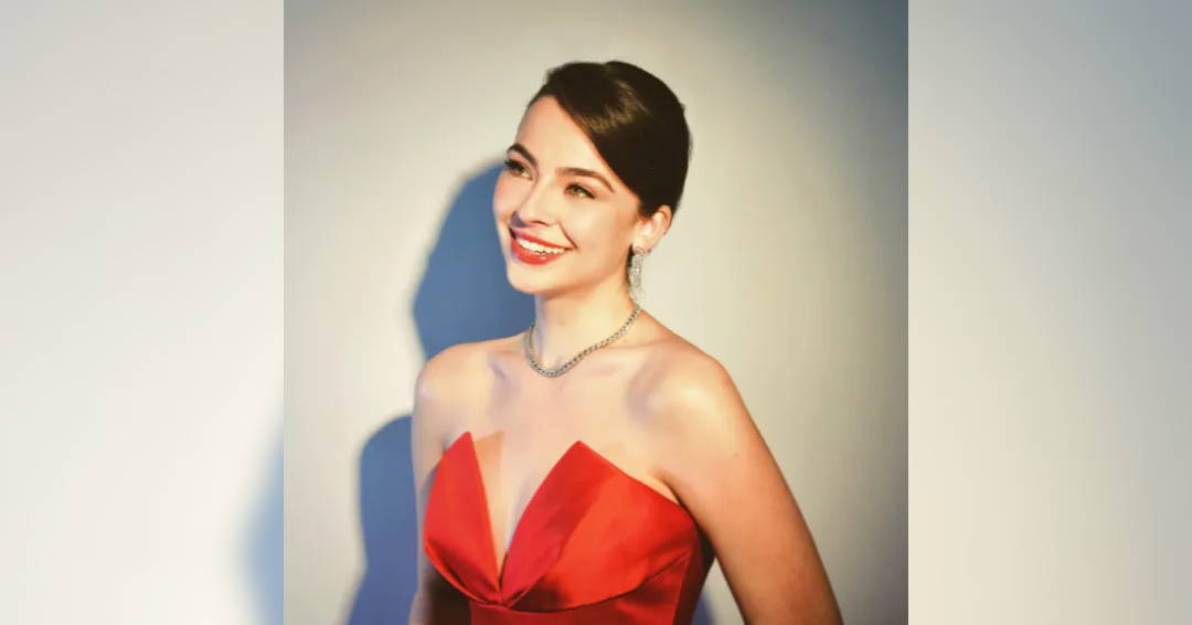 Stella Cole with Strings Holiday Show