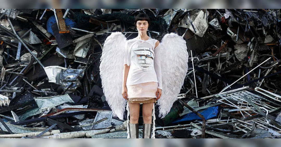 Image Paradise and the Peri