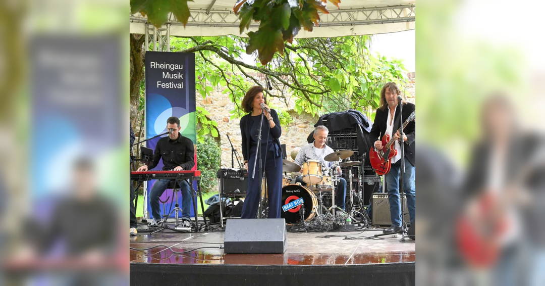 Image Twilight drink with Beat Box