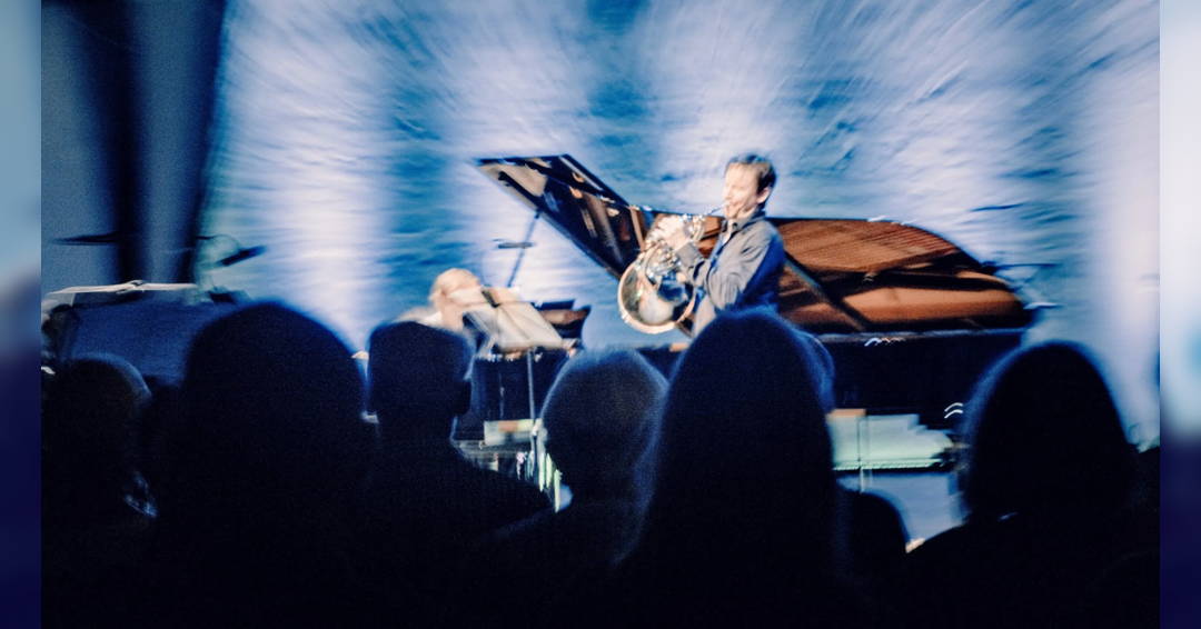 Image The Music on the Wrong Side: Messages