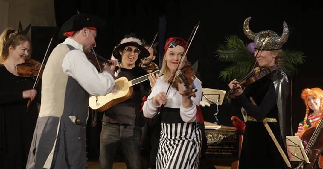 Peter pirateand the cat in the barrel