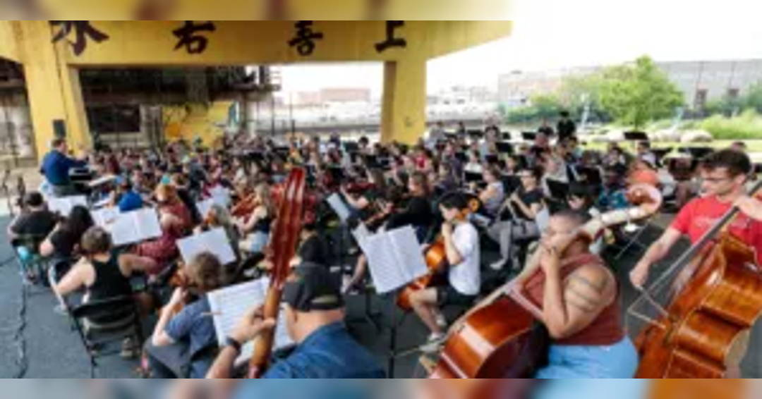 Image SIDE BY SIDE: Ping Tom Memorial Park 2024