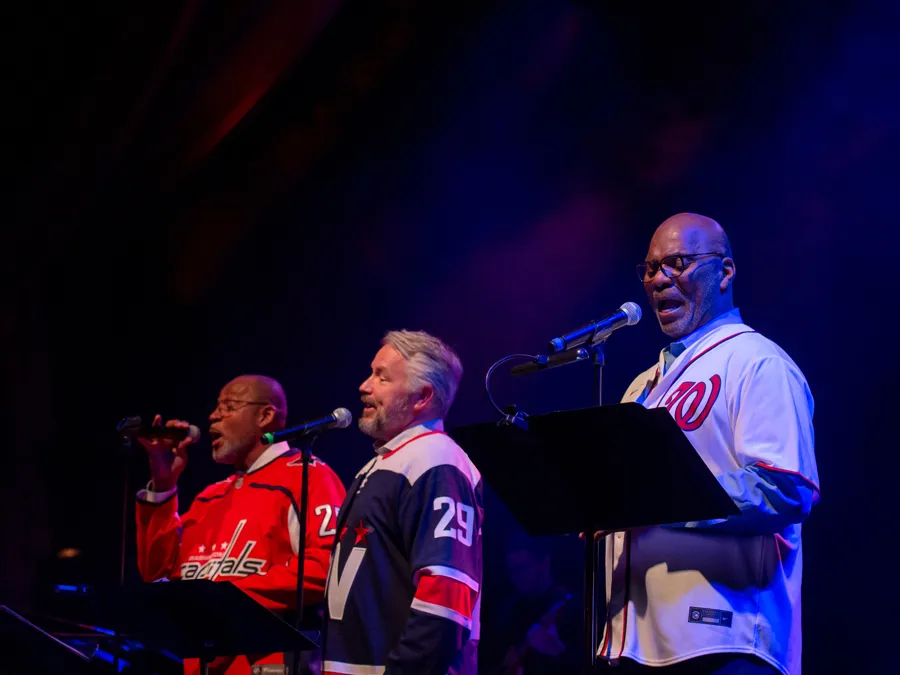 Image DC Anthem Singers Shine!