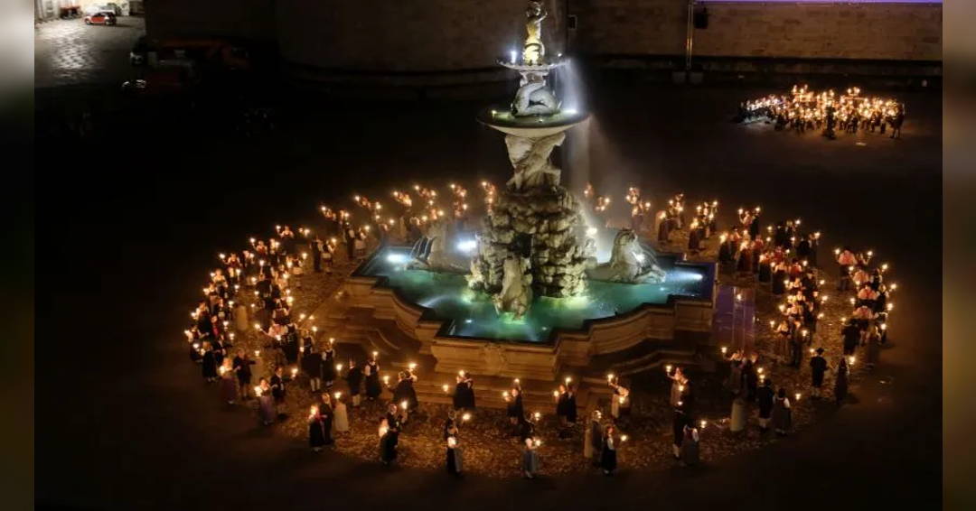 Image Salzburg Torch Dance