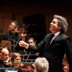 Image Simply Beethoven: Dudamel Conducts the Fifth Symphony and Piano Concerto No. 4