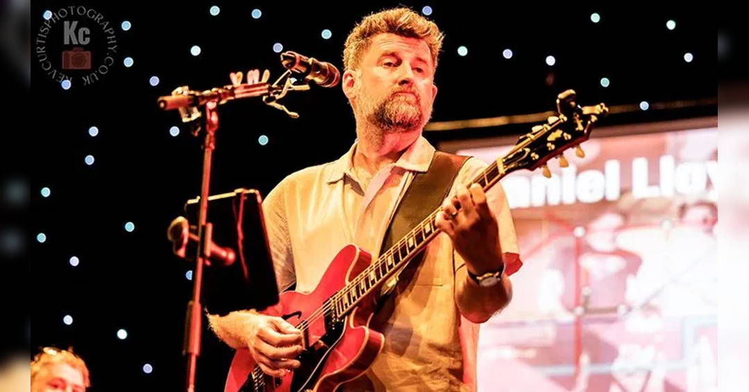 Daniel Lloyd a Mr Pinc