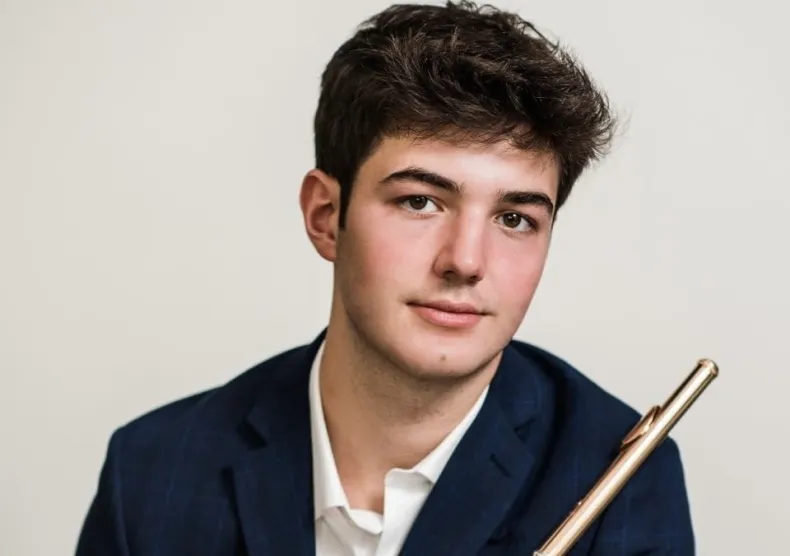 Image Ryan Clever, Flute