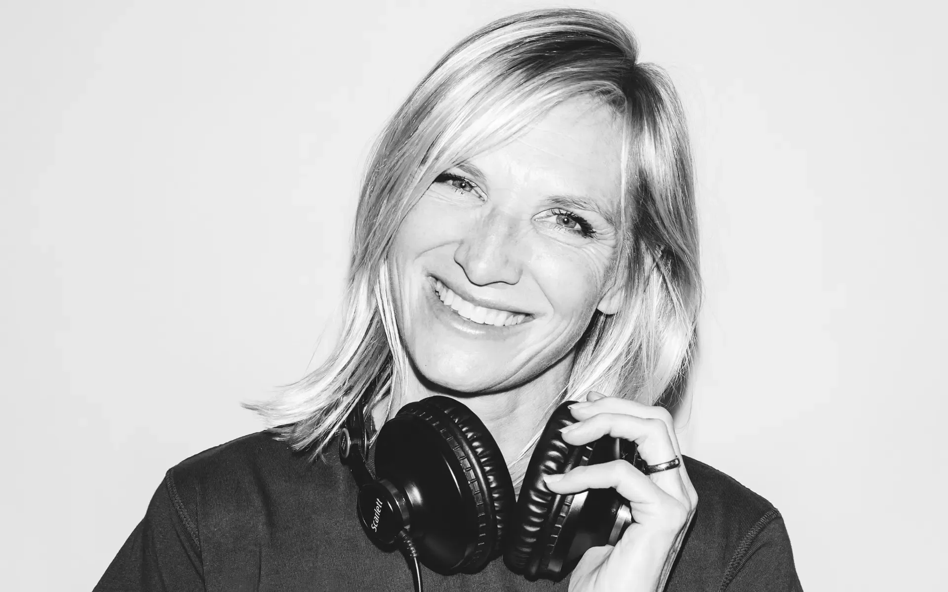 Image Jo Whiley's 90's Anthems