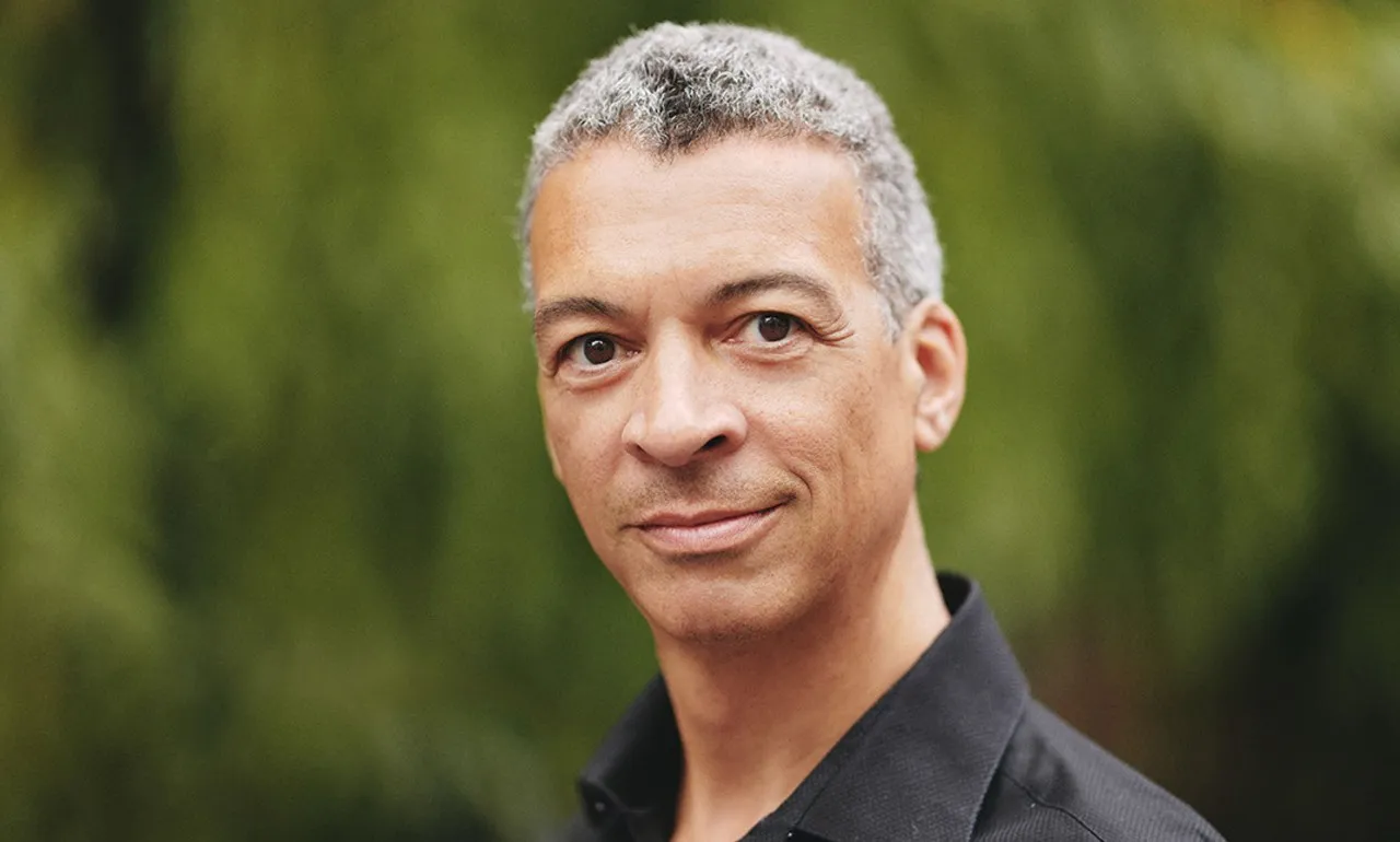 Image Roderick Williams with the Carducci Quartet