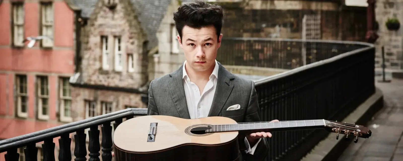 Sean Shibe: Forgotten Dances – Lute & Guitars