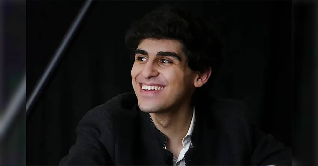 Image Geneva Lewis Ozel Plays Mozart