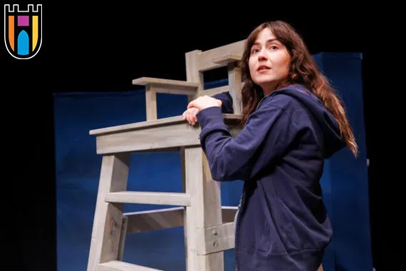 Image The Shape of a Girl