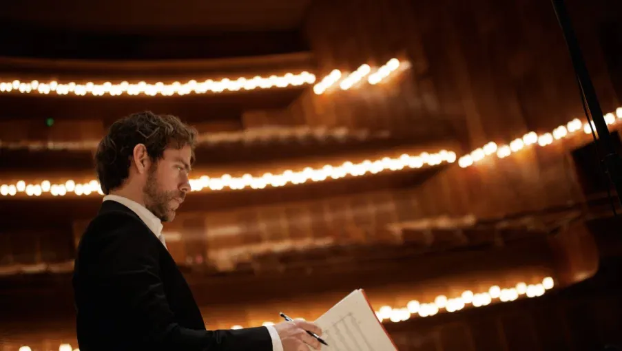 Image Czech Philharmonic • Bryce Dessner