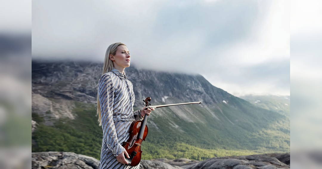 Image High above the Sea with Hemsing