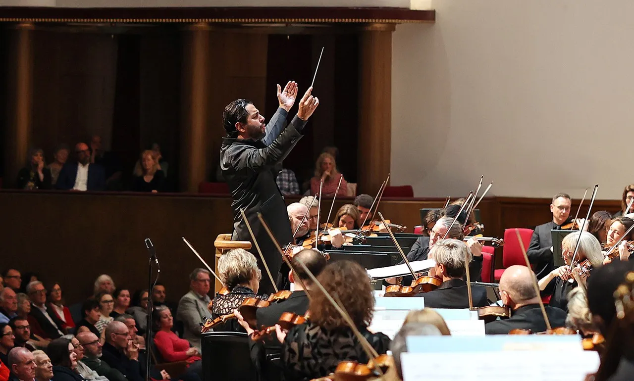 Image Beethoven 1 & 2: The Beginning