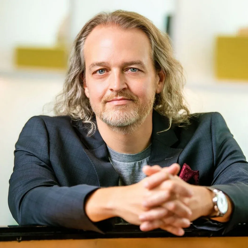 Image Painter of Sound: Hommage à Ravel