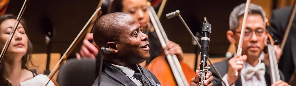 Image Anthony McGill Performs Salonen