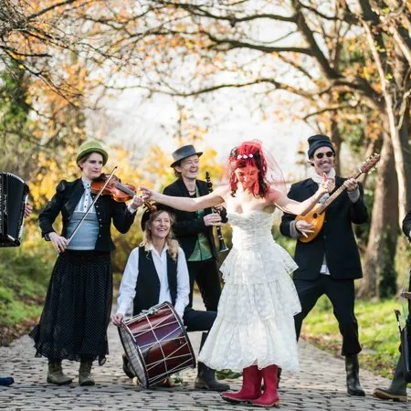Image World Klezmer, Hora and love songs with She’Koyokh and Çiğdem Aslan