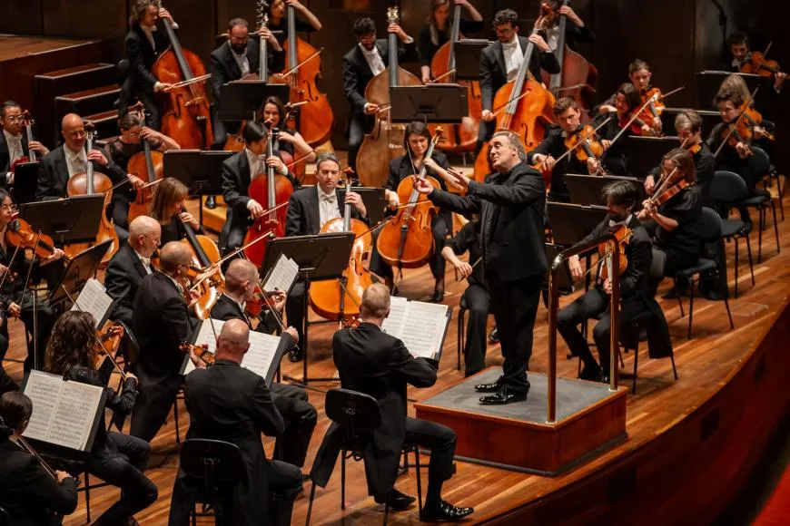 Image Pictures at an Exhibition