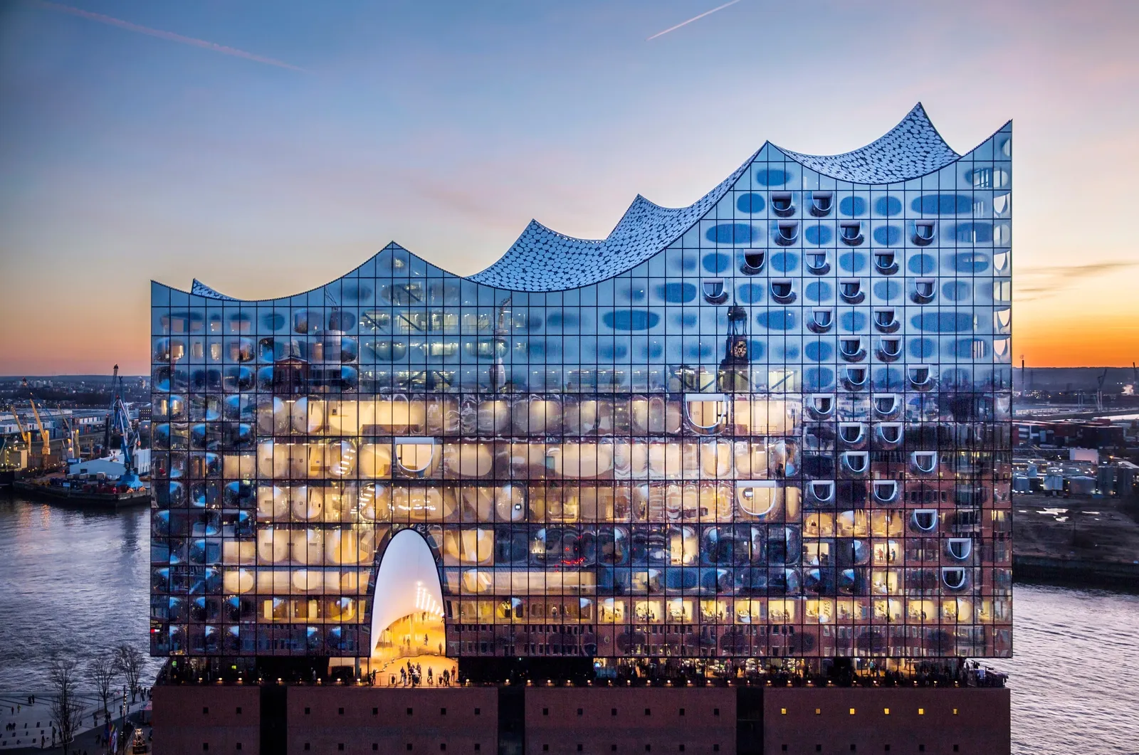 Elbphilharmonie: From the Gorges to the Stars