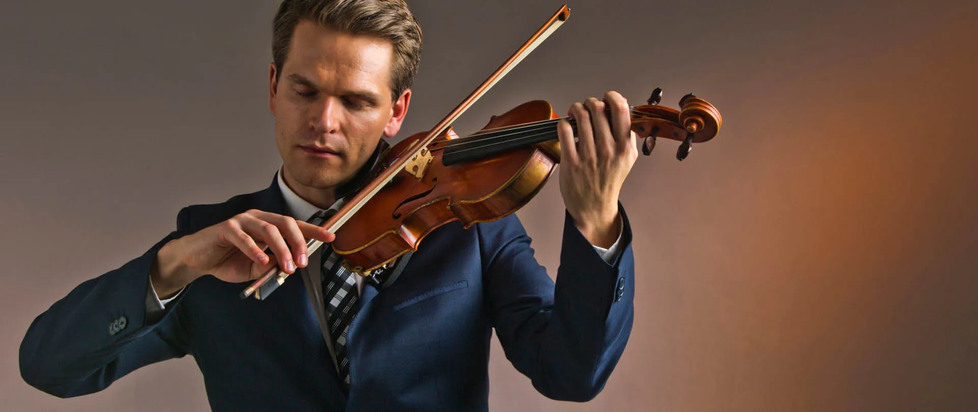 Mads Tolling: A Cool Yule