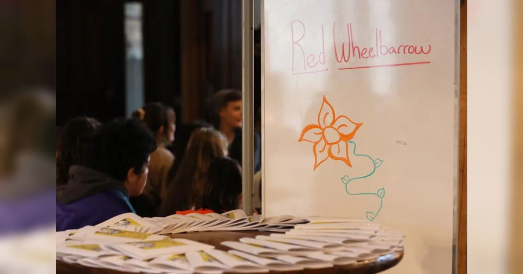 Image Red Wheelbarrow Reading