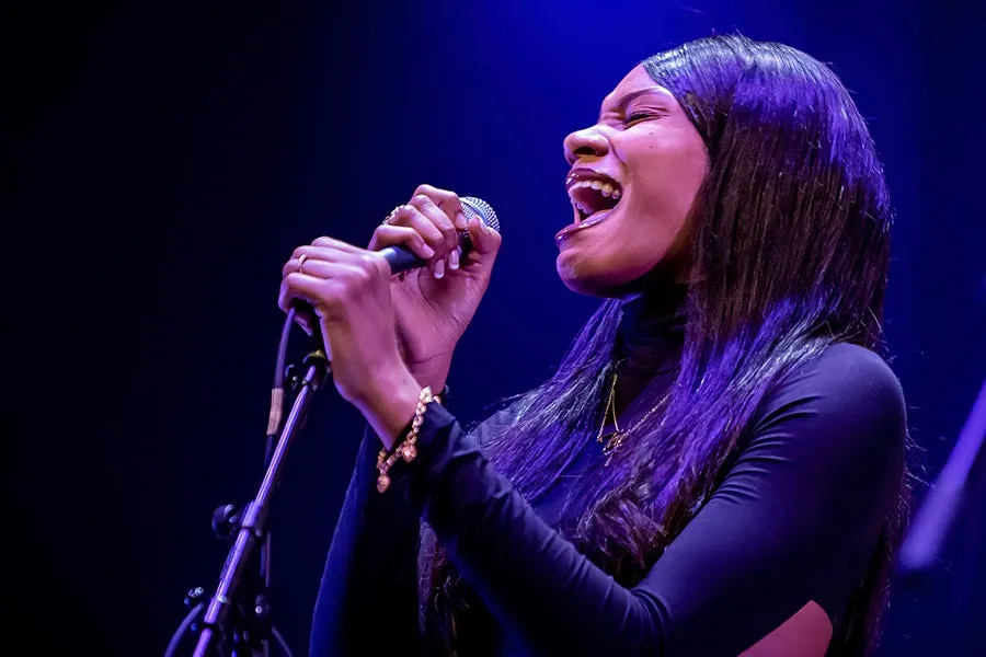 Image Singer-Songwriter: Lo-Fi Live