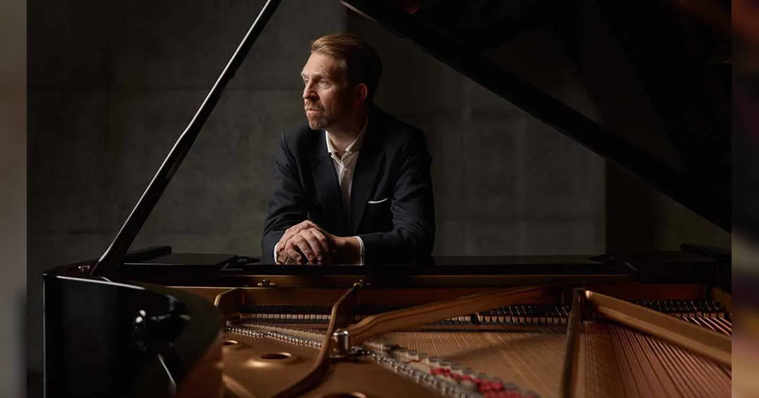 Image Czech Philharmonic • Leif Ove Andsnes