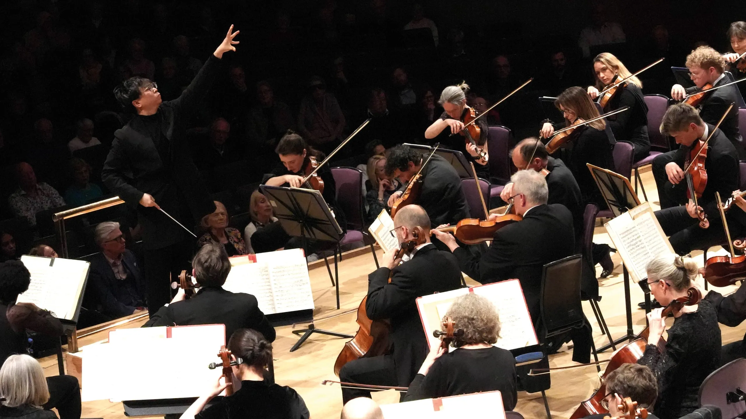 Image Kahchun Wong Conducts Mahler’s Sixth