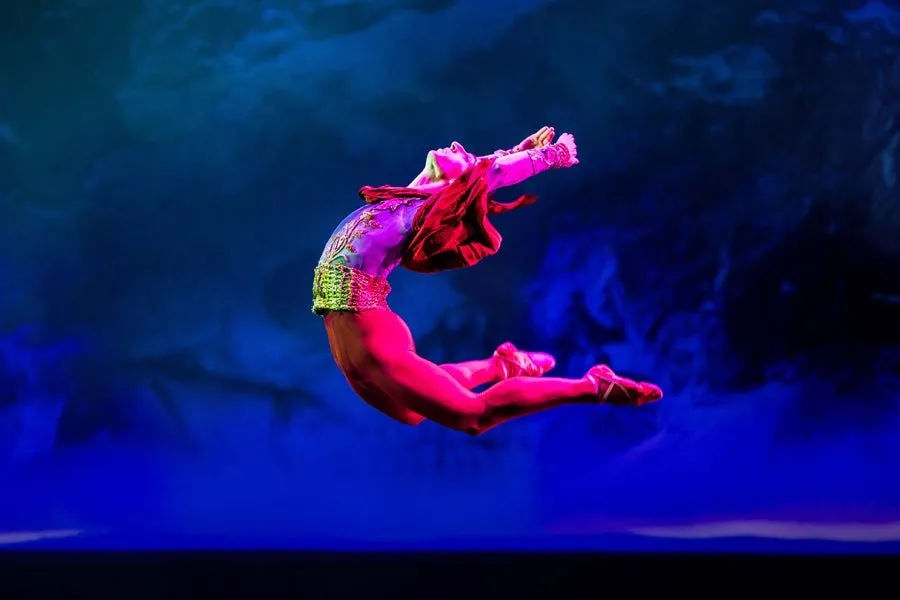 Image Fall Dance Performance