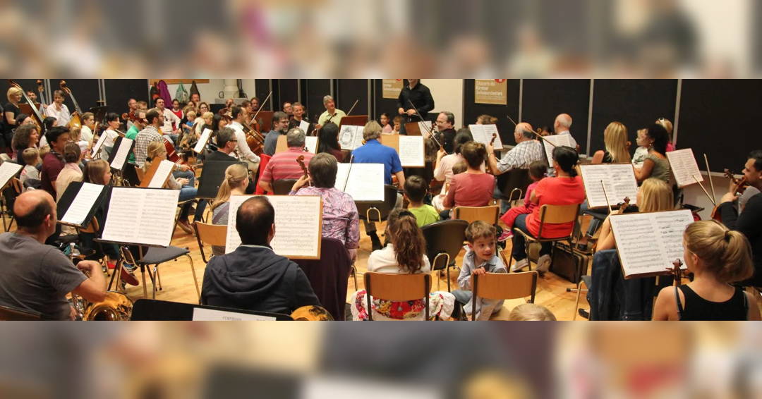 Image Right in the middle of the orchestra