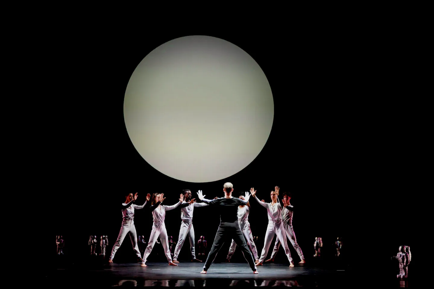 Image MOON; V / Via Dolorosa