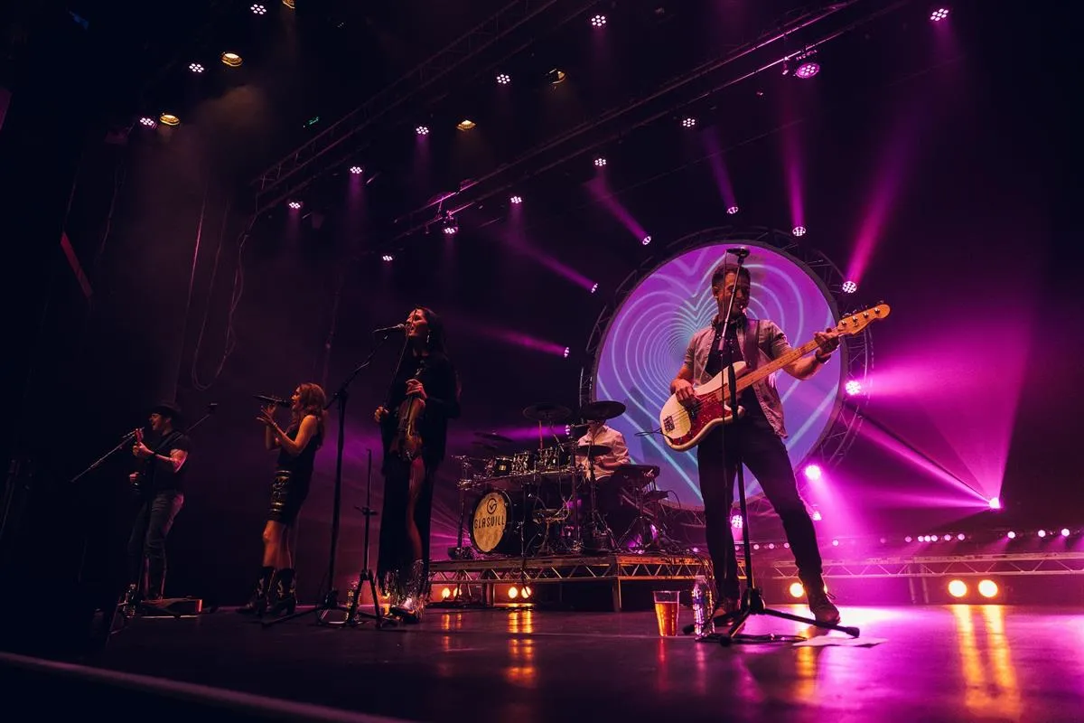 GlasVille - The Modern Country Music Show