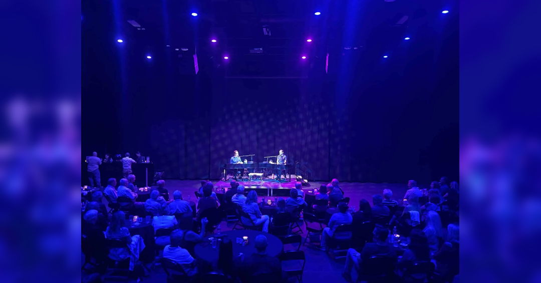 Image Dueling Pianos