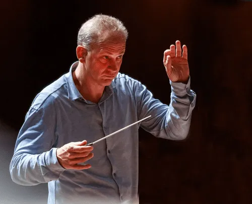 Image Prieto Returns: Shostakovich No. 5