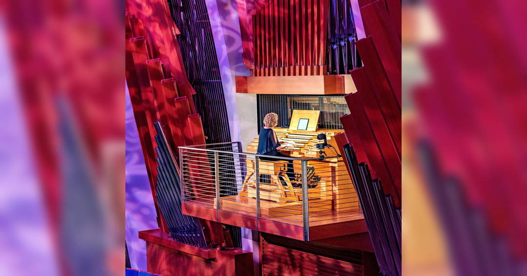 Image The organ put its best feet foward