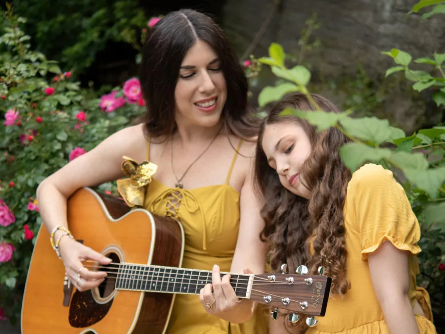 Image Joanie Leeds & Joya